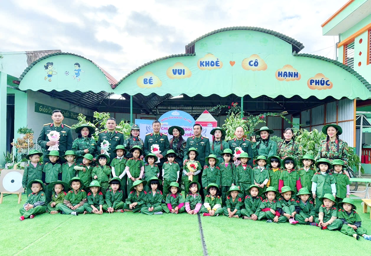 HOẠT ĐỘNG TRẢI NGHIỆM 22/12: “CHÚNG TÔI LÀ CHIẾN SĨ” – DẤU ẤN GIÁO DỤC Ý NGHĨA CHO TRẺ